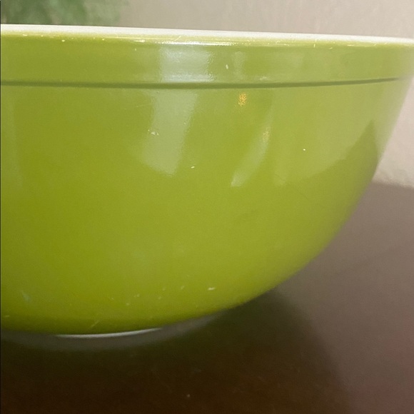 Vintage, Pyrex Nesting Mixing Bowl, Avocado Green, 404, 4 Quart - Picture 3 of 9